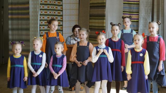 Bērnu vokālais ansamblis "Podziņas"